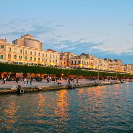 Terrazzo Giudecca In The Heart Of Ortigia *